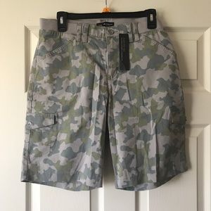 Lee Camo cargo shorts with pockets NWT